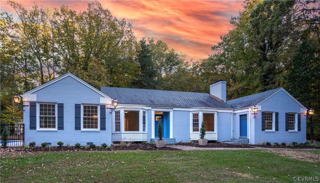 10711 Arsenal Dr, Midlothian, VA 23113