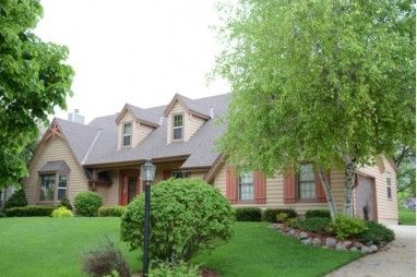2615 Whitby Ct, Waukesha, WI 53188
