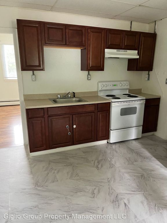 736 Gino Merli Dr, Peckville, PA 18452