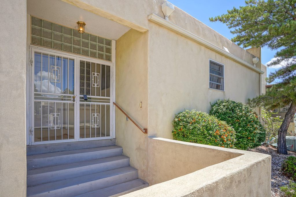 1730 Miracerros Pl NE, Albuquerque, NM 87106