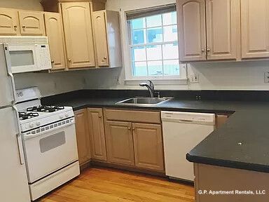 23 Skyline Dr, Malden, MA 02148