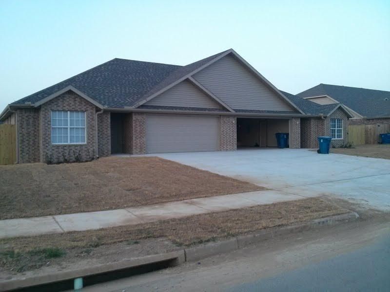 212 Foxglove St, Centerton, AR 72719 3 Bed, 2 Bath Apartment For Rent