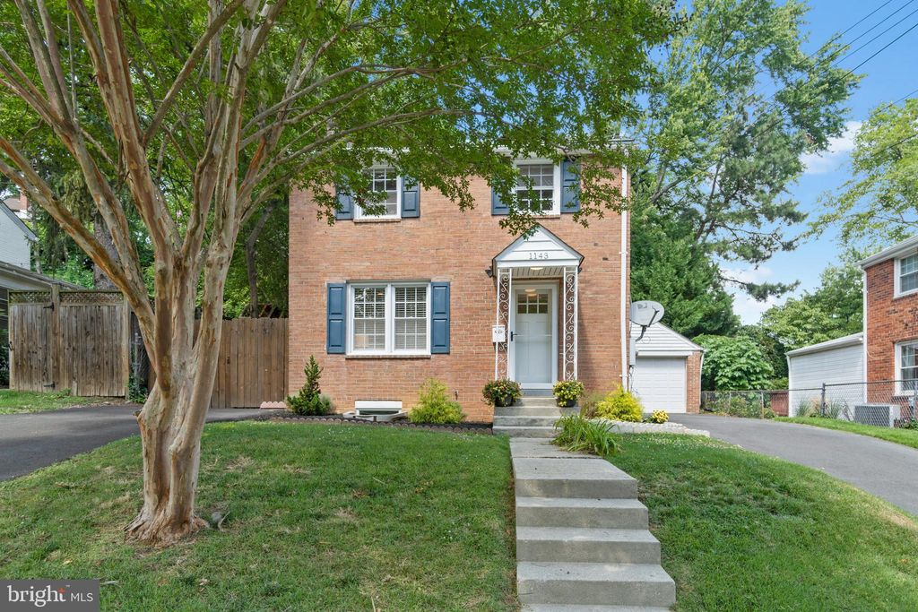 1143 S Edison St, Arlington, VA 22204