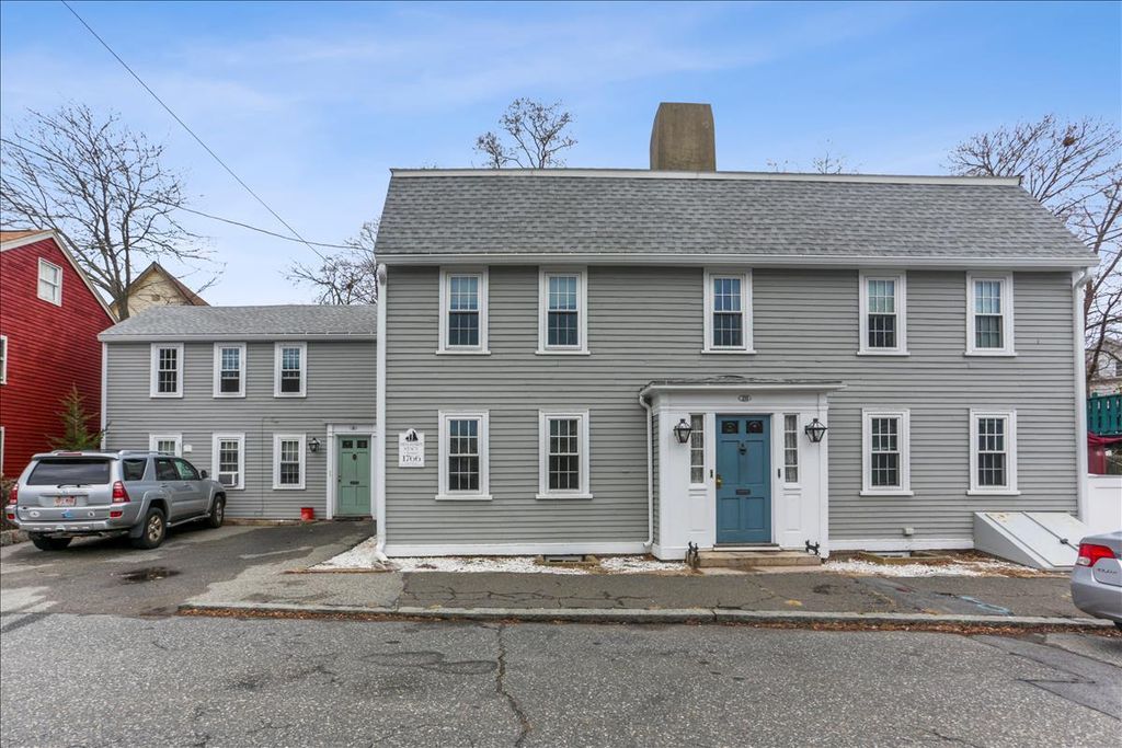 20 Pine St #1, Gloucester, MA 01930
