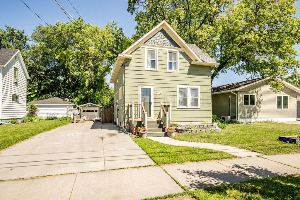 214 9th St N, Moorhead, MN 56560 Trulia