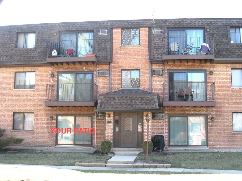 910 S  McKinley Ave  #1A, Arlington Heights, IL 60005
