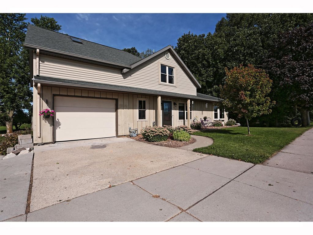 614 S Liberty St, Valders, WI 54245 Trulia