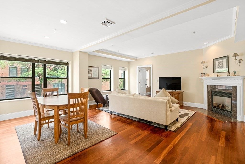 440 Commercial St #202, Boston, MA 02109