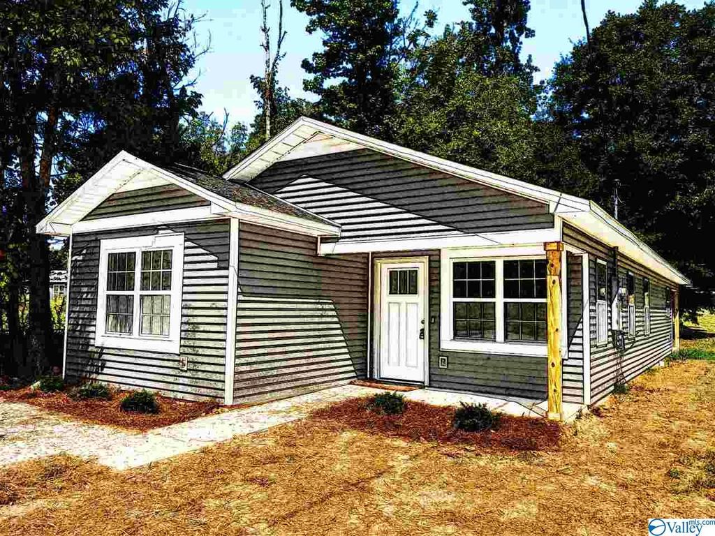 312 Meadow St, Rainbow City, AL 35906