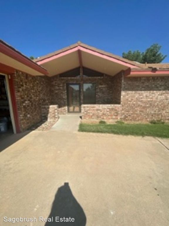 1512 Private Rd, Clovis, NM 88101