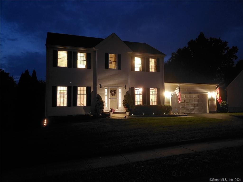 27 Walt Dr, Meriden, CT 06450