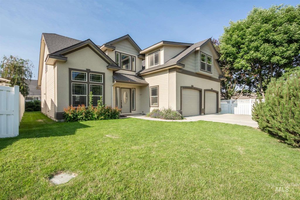 2287 N Interlachen Ln, Meridian, ID 83646
