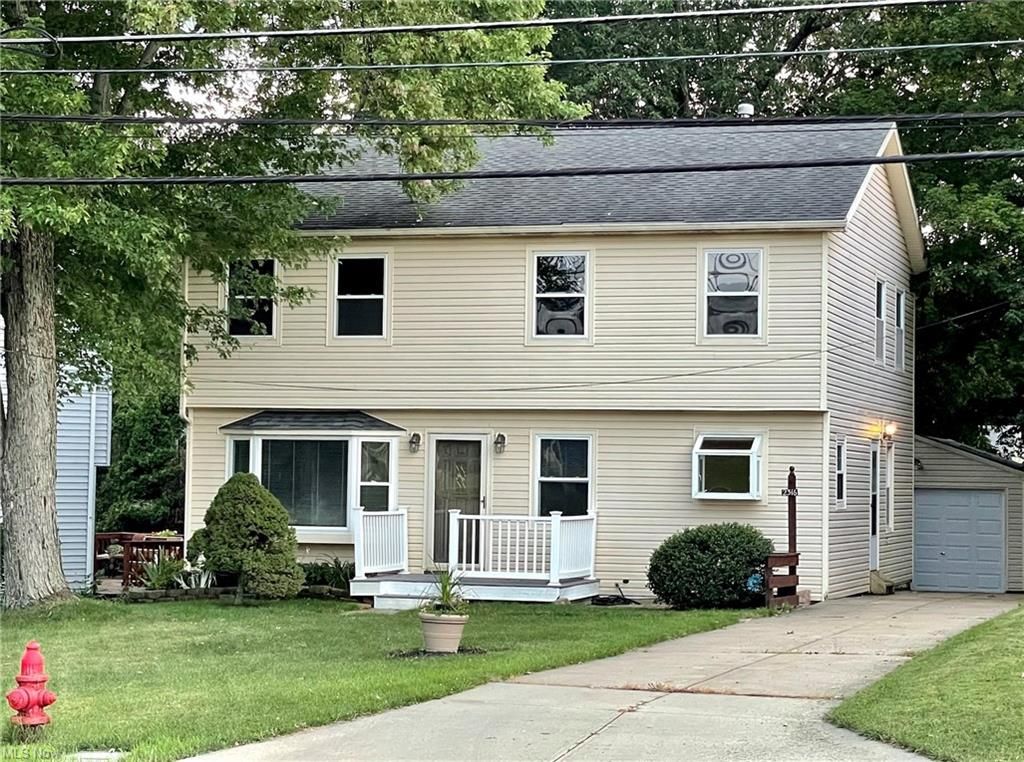 2316 Rockefeller Rd, Wickliffe, OH 44092