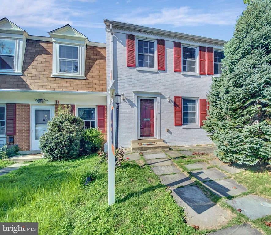 9 Rye Ct, Gaithersburg, MD 20878