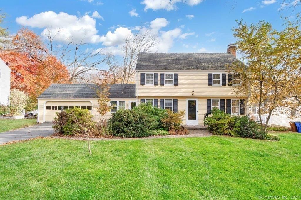 18 Trotwood Dr, West Hartford, CT 06117