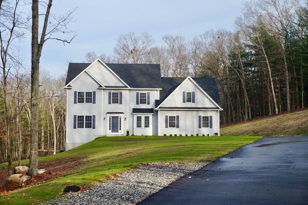 358 Weir St, Glastonbury, CT 06033