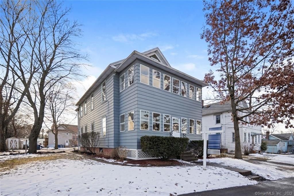 15 Dewey Pl, Plainville, CT 06062