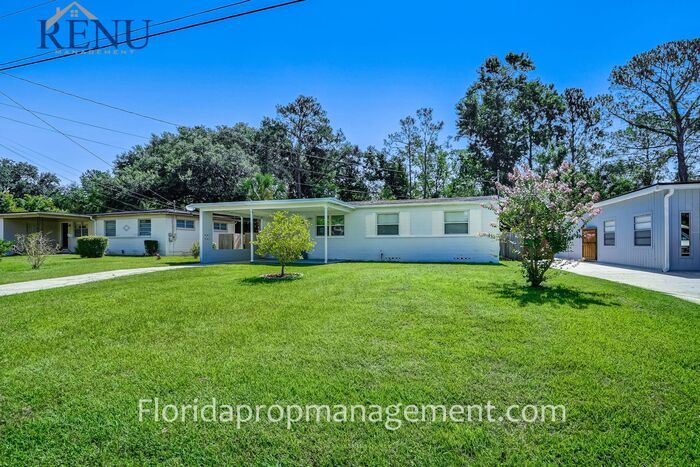 5811 Norde Dr E, Jacksonville, FL 32244