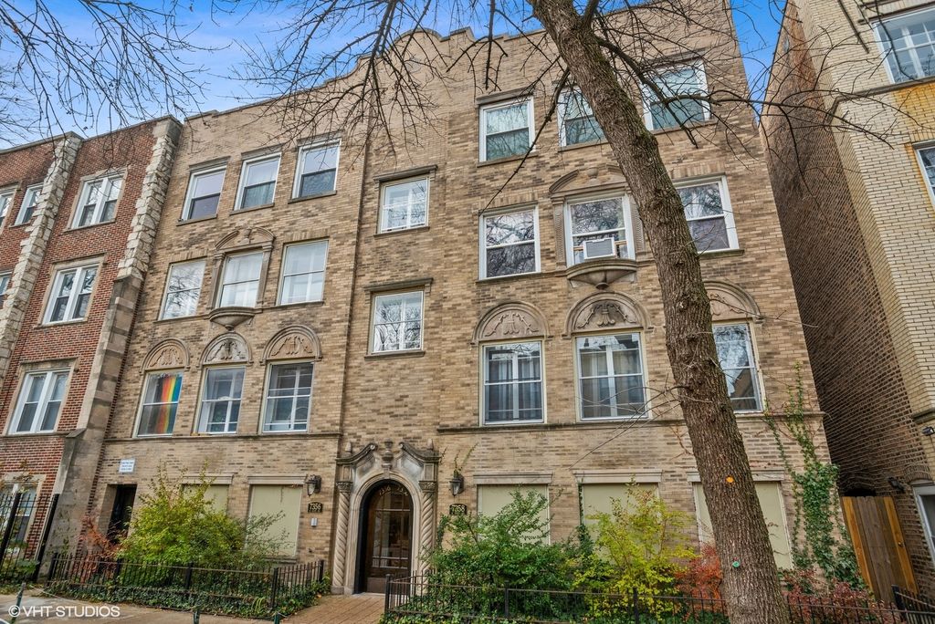 7356 N Damen Ave #2S, Chicago, IL 60645