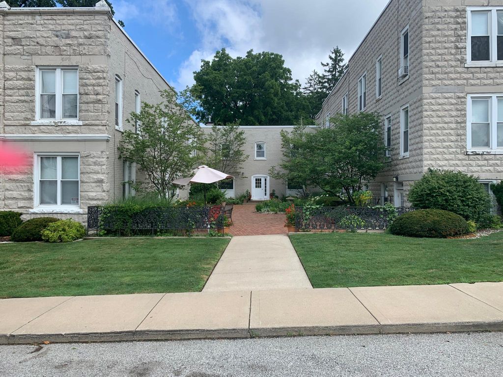 405 Monroe St #24, Valparaiso, IN 46383