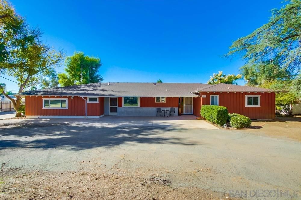 646 E El Rancho Dr, El Cajon, CA 92019