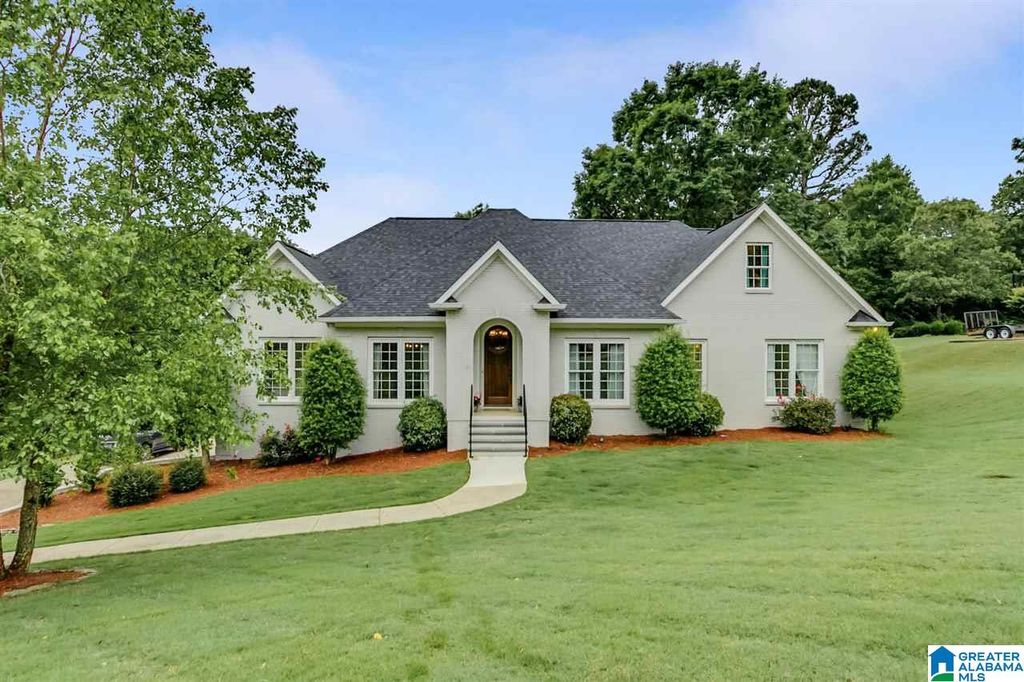 233 Cahaba Oaks Trl, Indian Springs Village, AL 5 Bed, 4 Bath Single