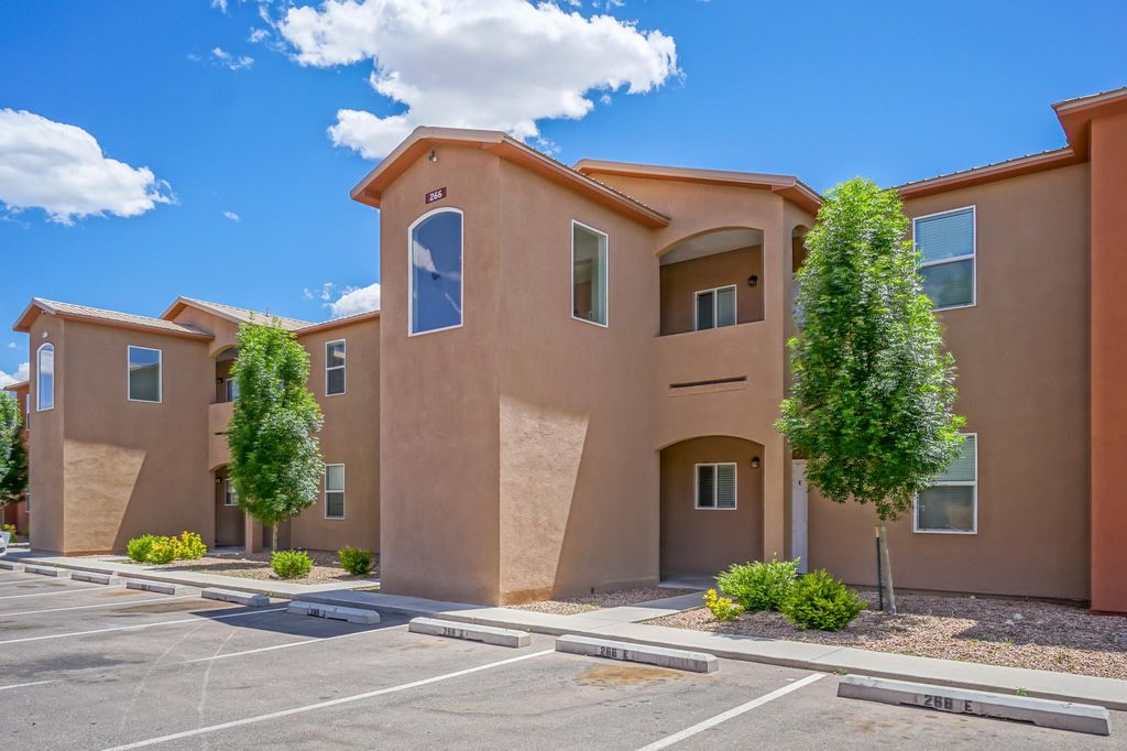 266 Lucas Ln, Bernalillo, NM 87004