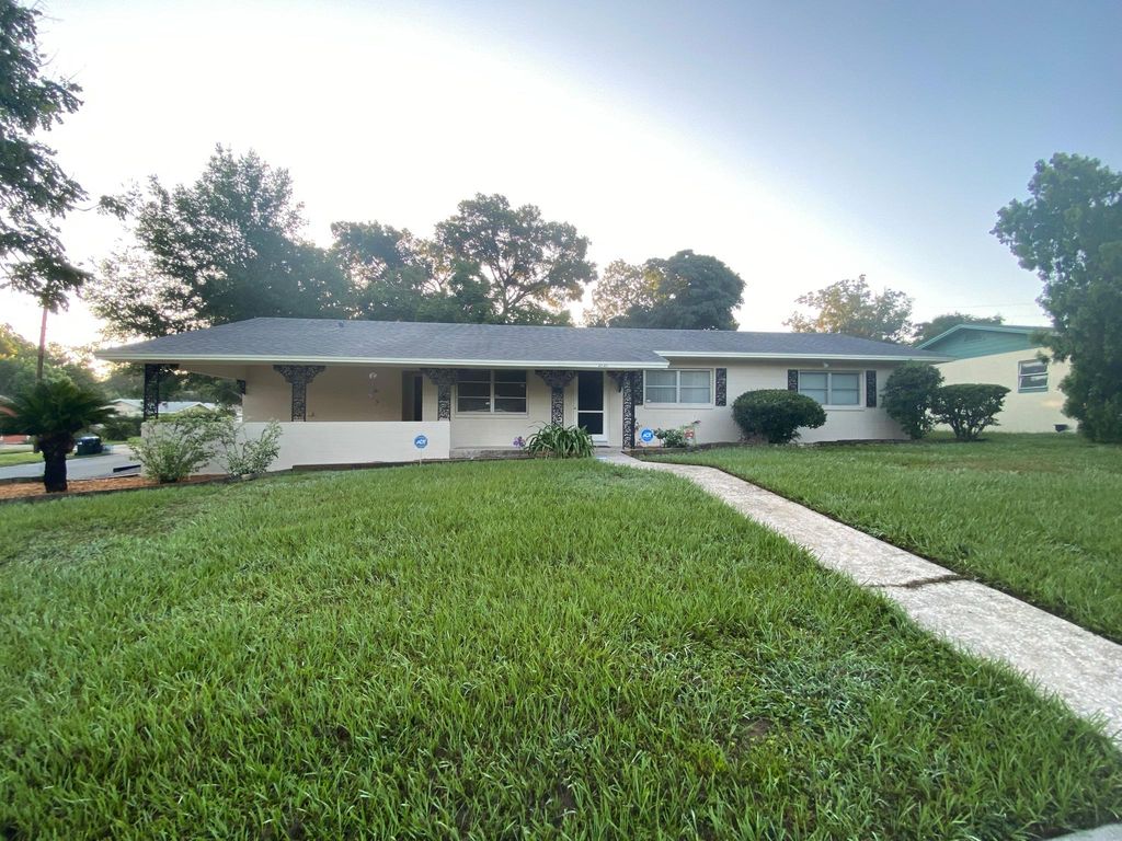 2121 Winnetka Ct, Orlando, FL 32818
