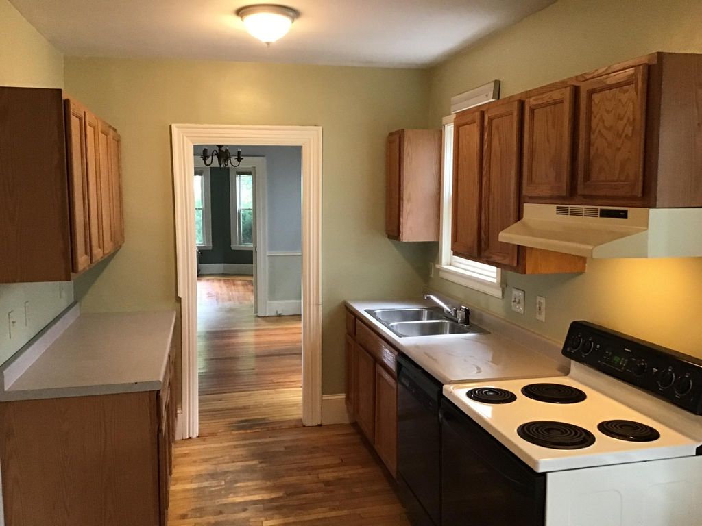 532 Brighton Ave, Portland, ME 04102