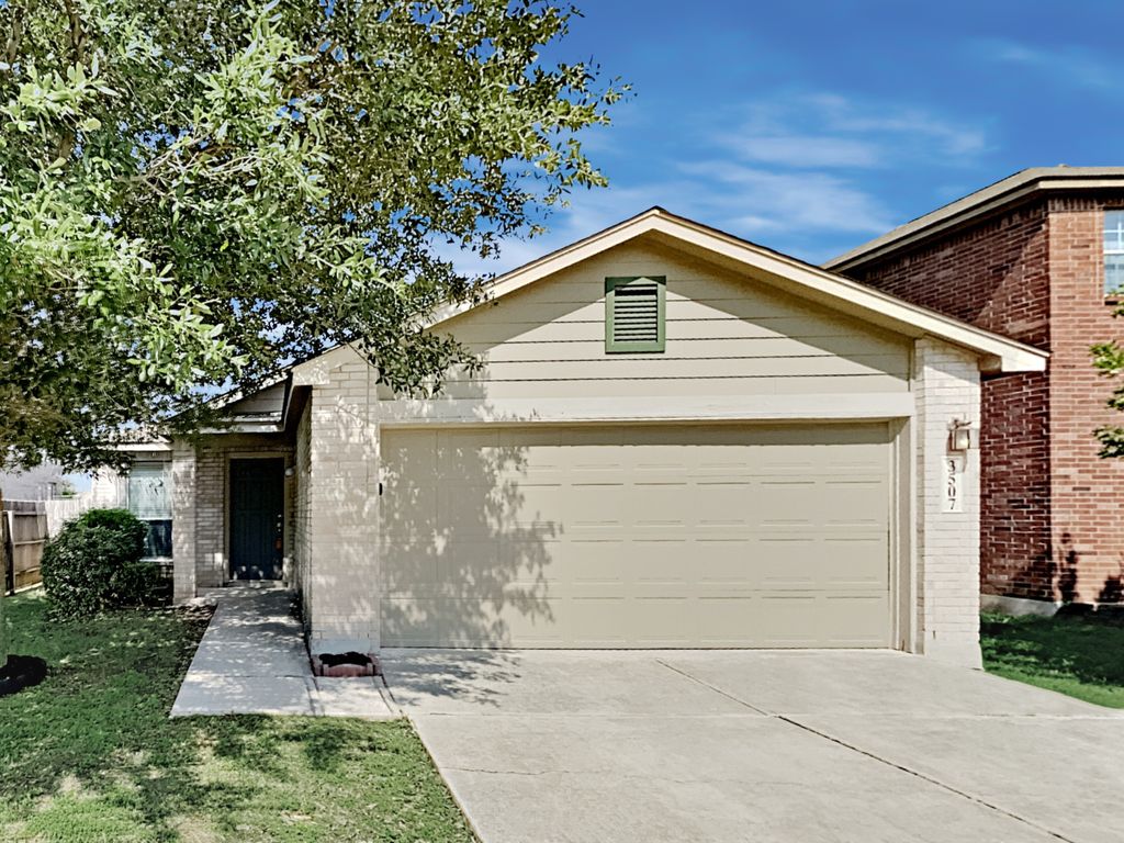 3507 Alonzo Flds, Converse, TX 78109