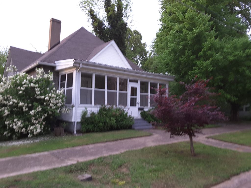 303 E Main St, Earlington, KY 3 Bed, 1 Bath SingleFamily Home 8