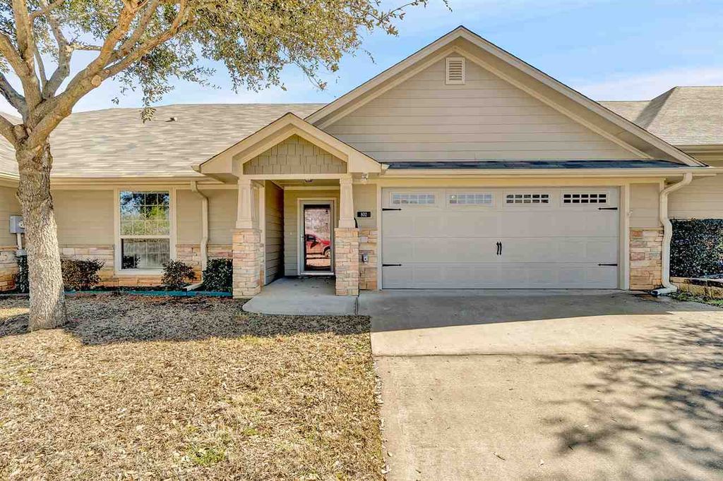 421 W Cumberland Rd #802, Tyler, TX 75703 - 2 Bed, 2 Bath Townhouse