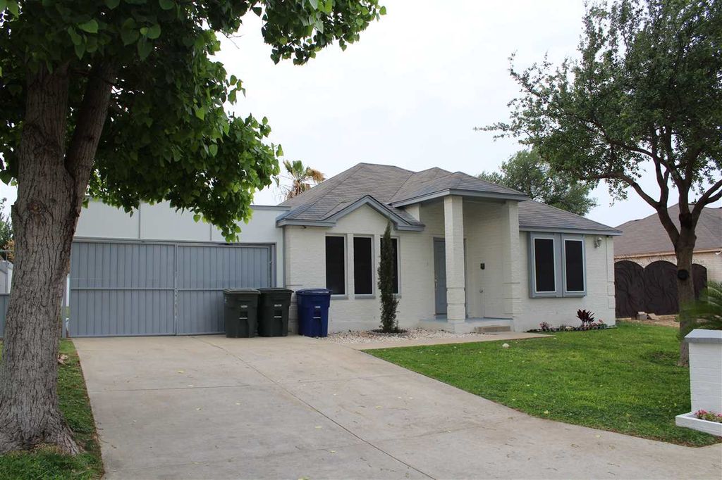 5205 Shasta Dr, Laredo, TX 78043