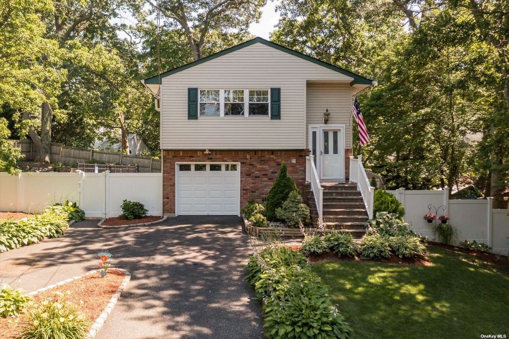 20 Queen Drive, Sound Beach, NY 11789 Trulia