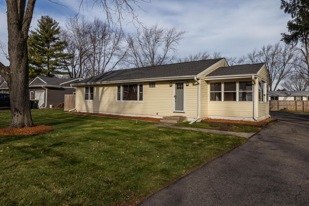 homes for sale in twin lakes wi