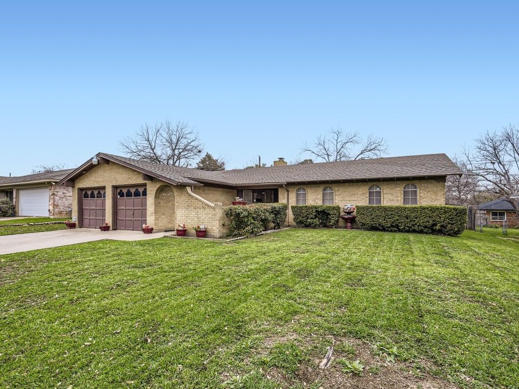 1304 Cameo Dr, Fort Worth, TX 76134