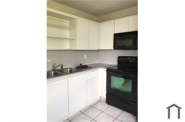 9410 Live Oak Pl, Davie, FL 33324