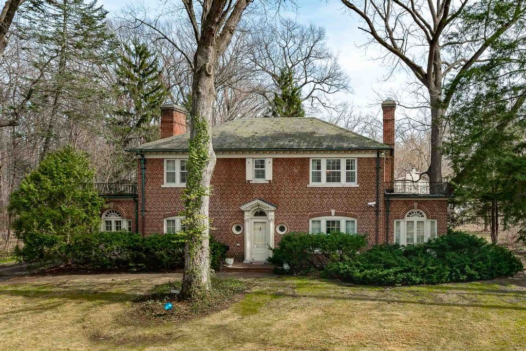 2920 S Twyckenham Dr, South Bend, IN 46614 - 4 Bed, 4 Bath Single