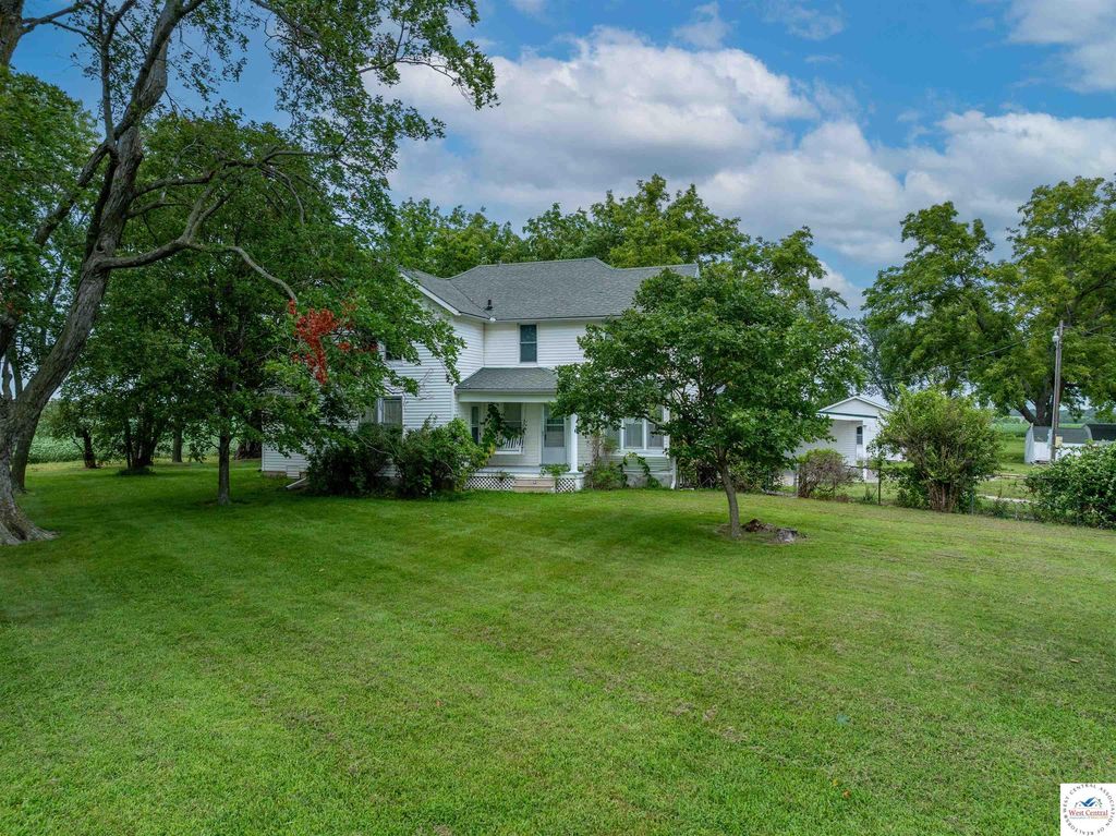 22111 Smelser Rd, Hughesville, MO 65334