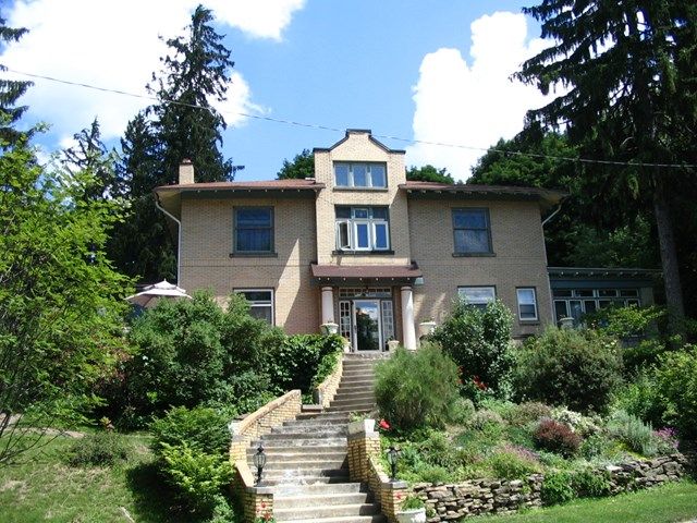 301 Diamond Blvd, Johnstown, PA 15905