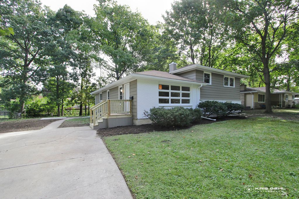 513 Kirkwood Ave, Winthrop Harbor, IL 60096
