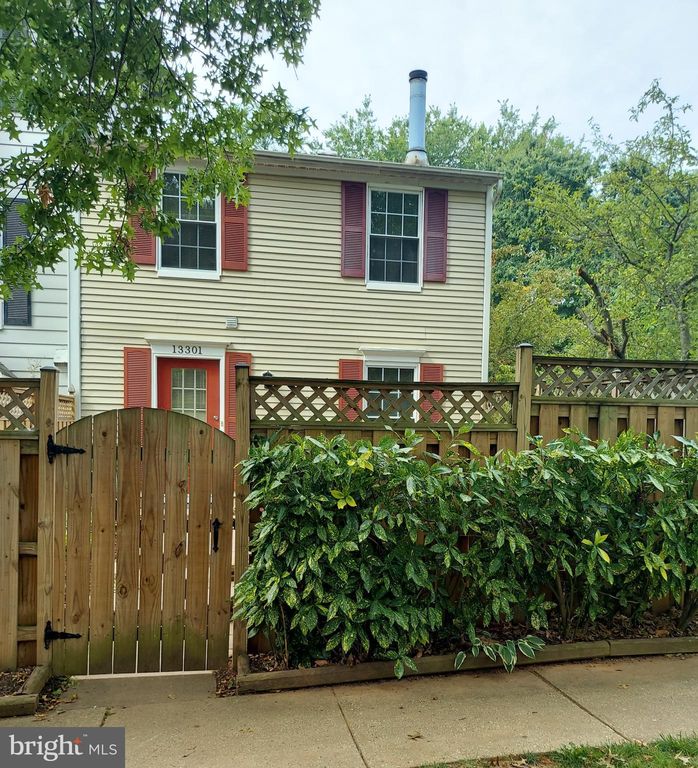 13301 Whitechurch Cir, Germantown, MD 20874