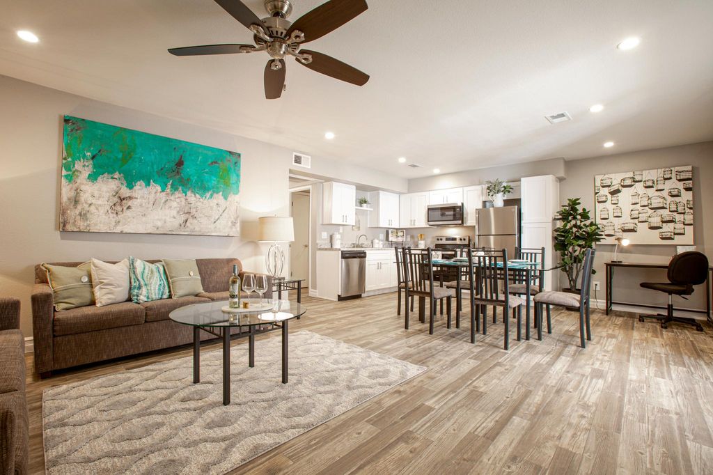 825 S Alma School Rd, Mesa, AZ 85210