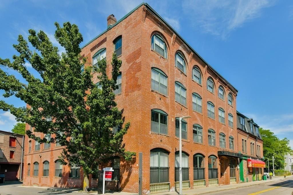 172 Green St #12, Jamaica Plain, MA 02130
