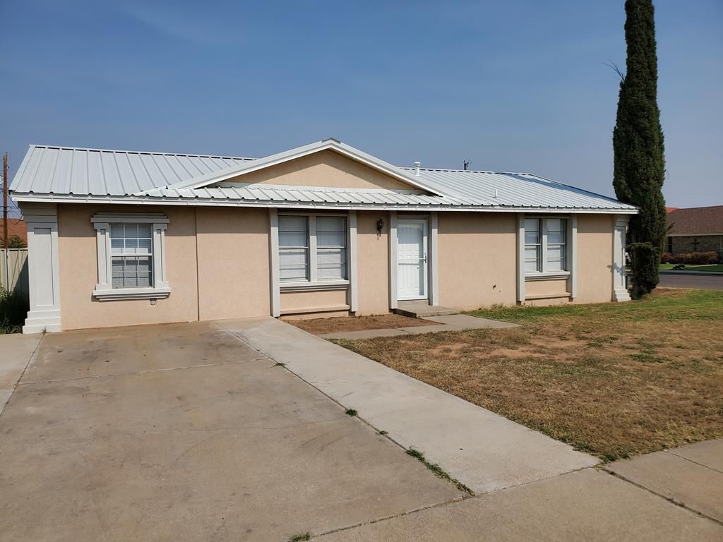 2 Star Cir, Odessa, TX 79763