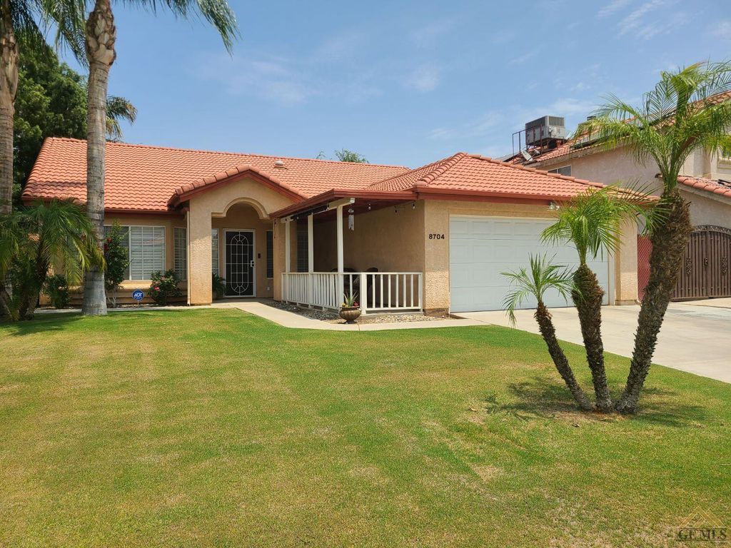 8704 Willow Spring Ct, Bakersfield, CA 93312