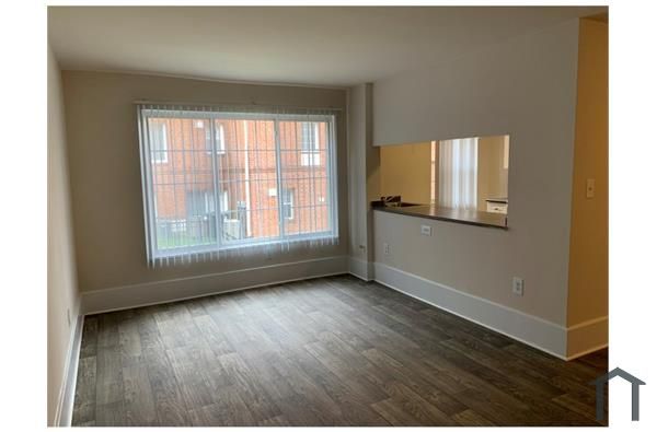 1925 E West Hwy #102, Silver Spring, MD 20910