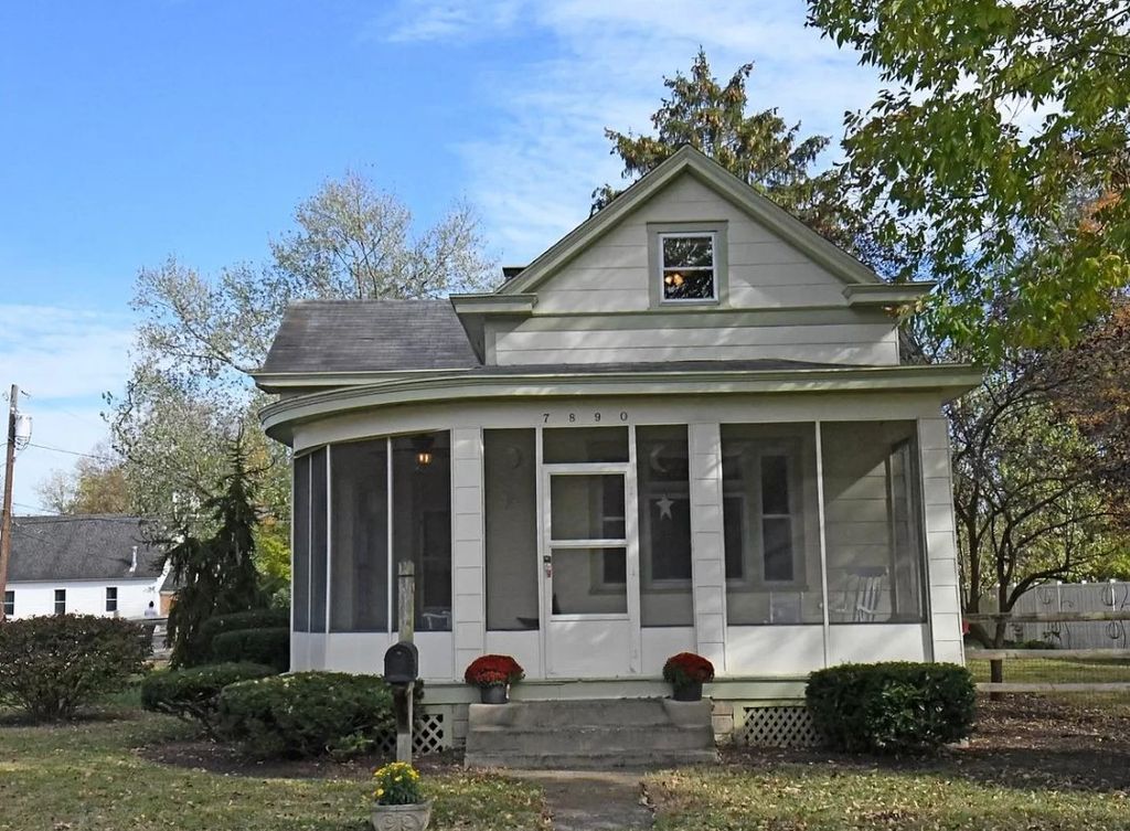 7890 Clement St, Camp Dennison, OH 45111