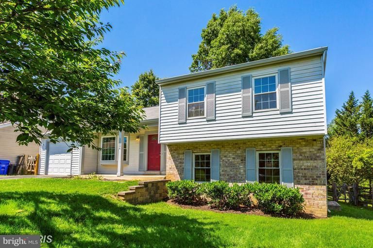 11286 Valley Bend Dr, Germantown, MD 20876