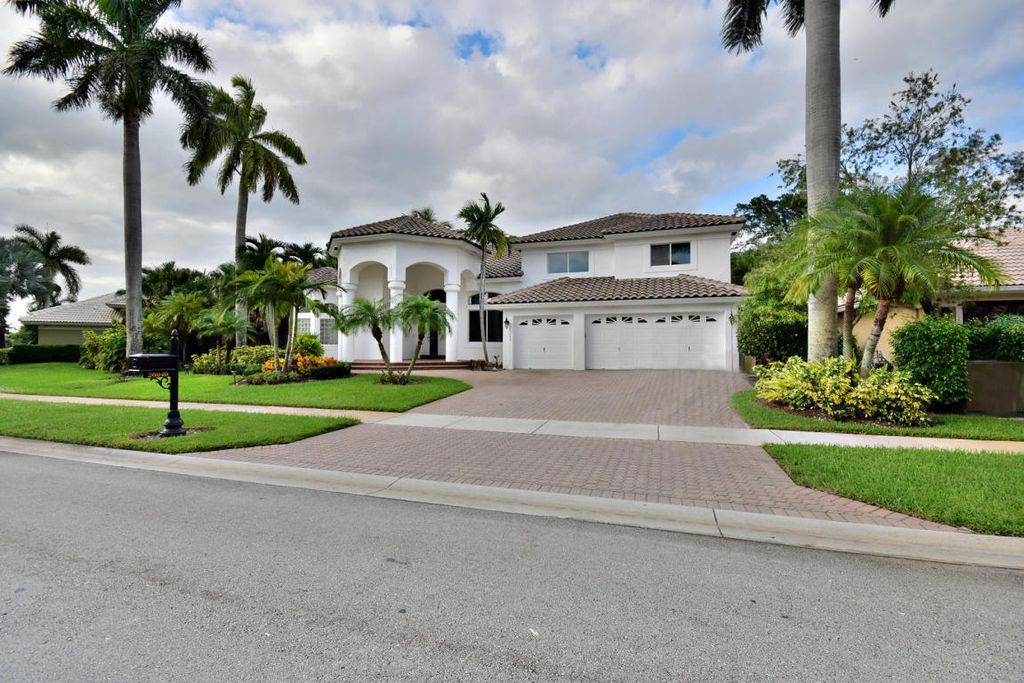 20040 Palm Island Dr, Boca Raton, FL 33498